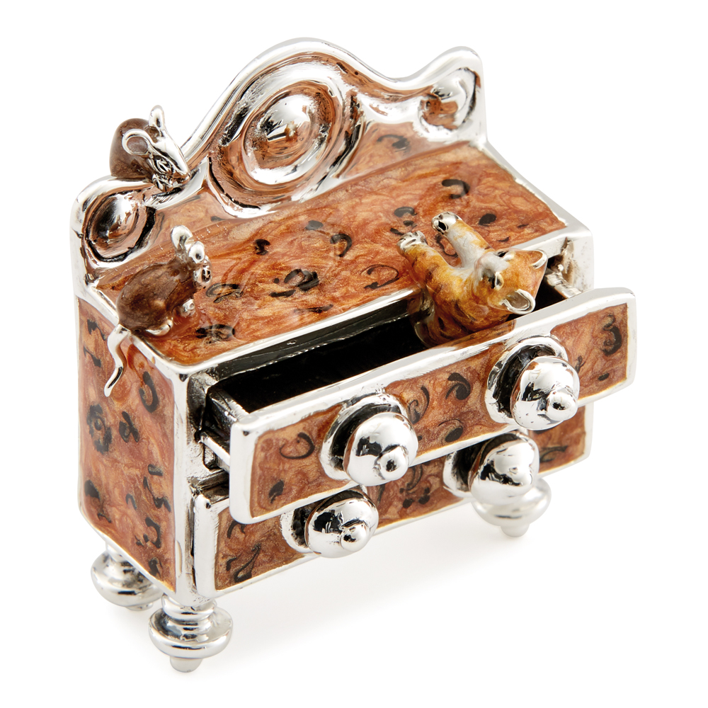 ST683-cat-and-mice-on-drawers