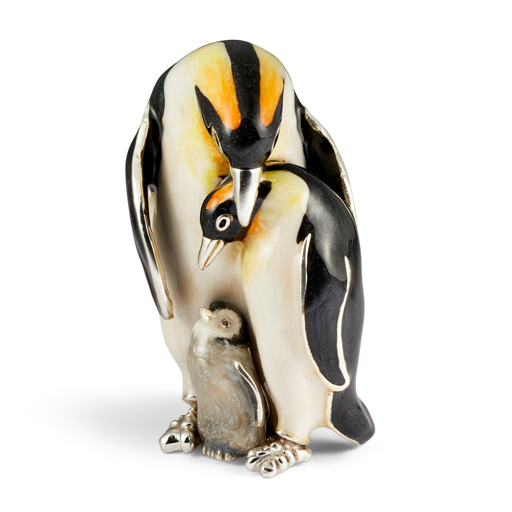 ST871-Penguin-Family-Group-Huddling-4